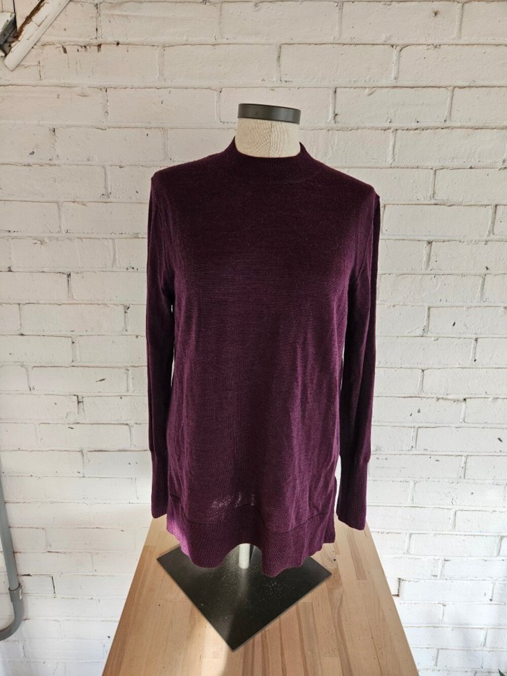 ✨ Badgley Mischka 100% Merino Wool Knit Sweater ✨